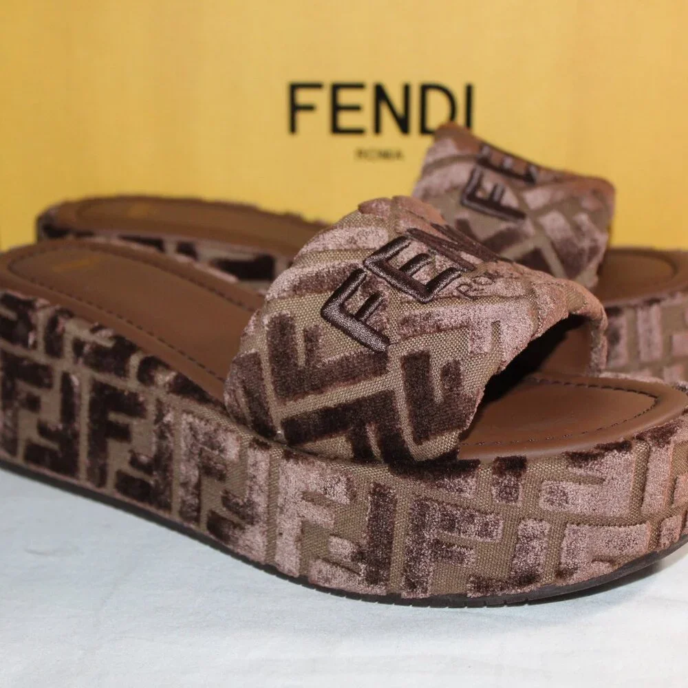 NWB FENDI Slide Tess FF Logo Velvet Platform Sandals Slides Brown 38.5